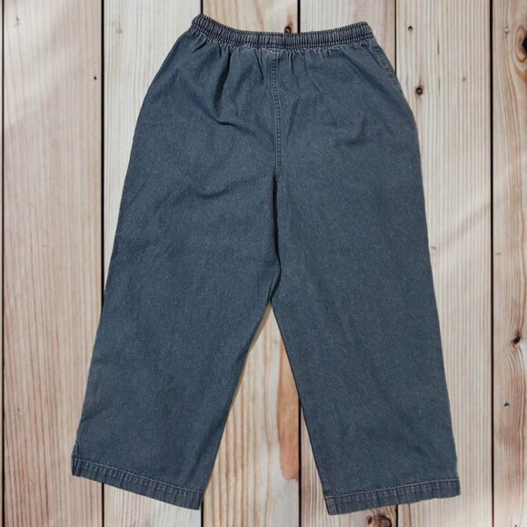 Erika Collection Capris Size Small 100% Beachy Hawaii Floral Denim - Picture 2 of 8